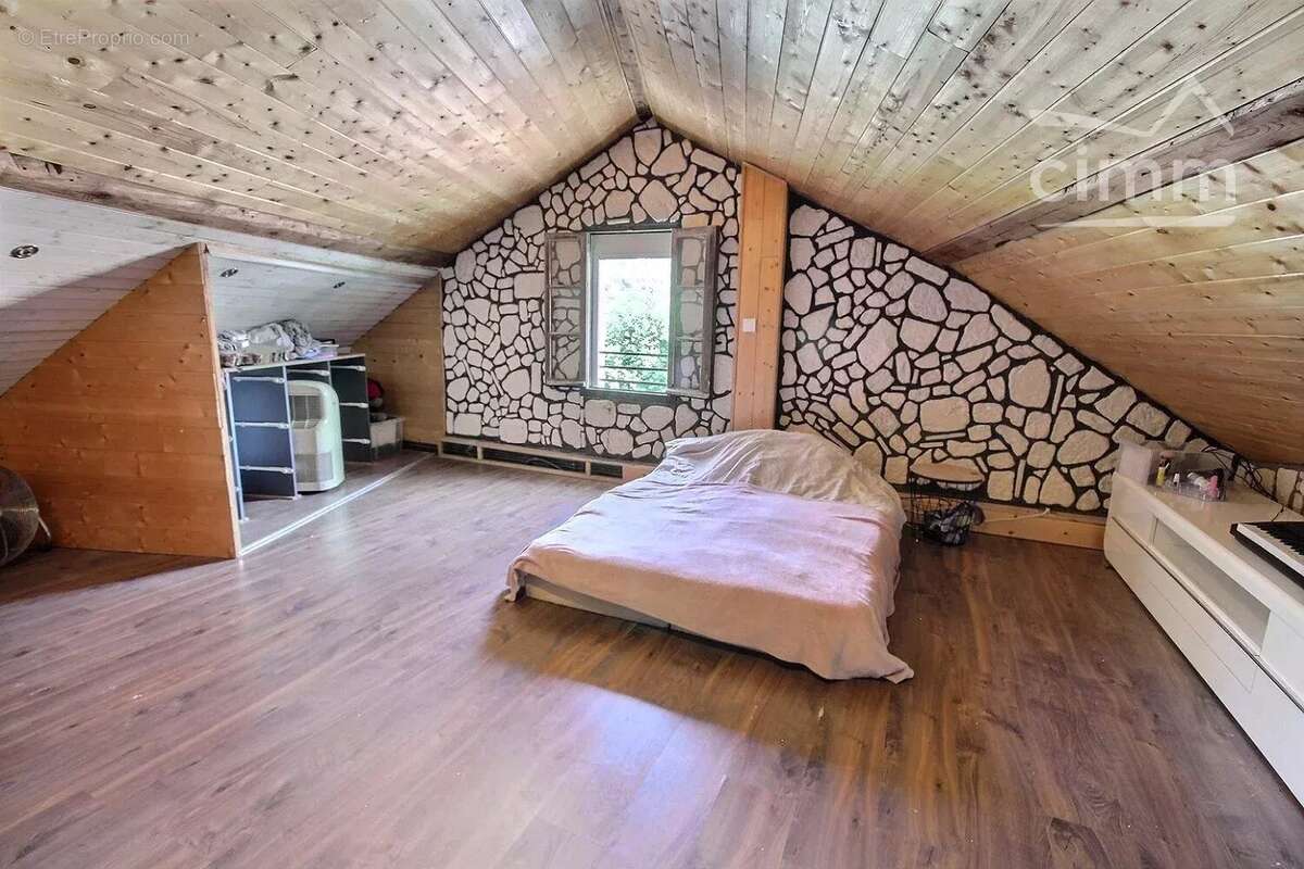 Maison à LA ROCHETTE