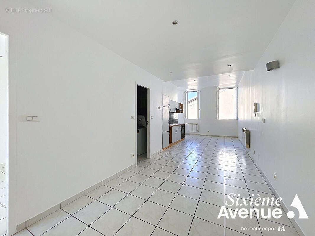 Appartement Saint Symphorien d'Ozon 2 pièces 40 m² - photo 2