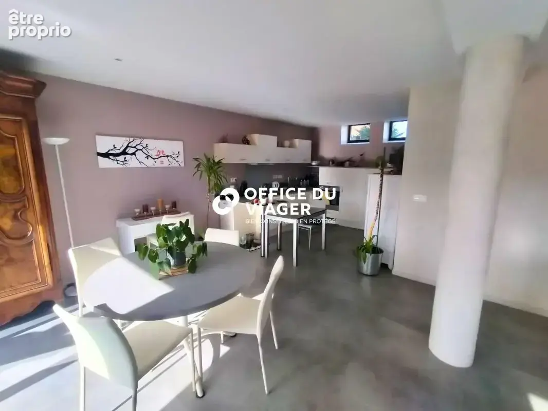 Appartement- 4 pièces - 109,28 m² - photo 4