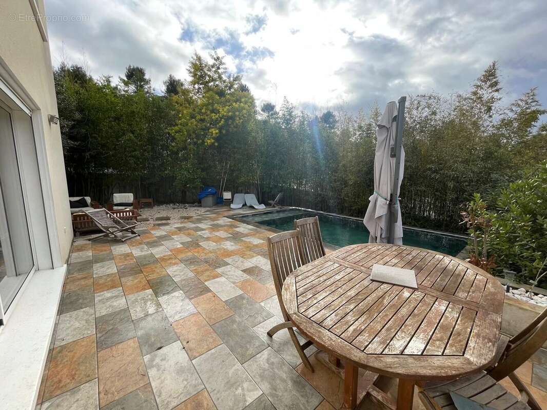 Maison à COMBAILLAUX