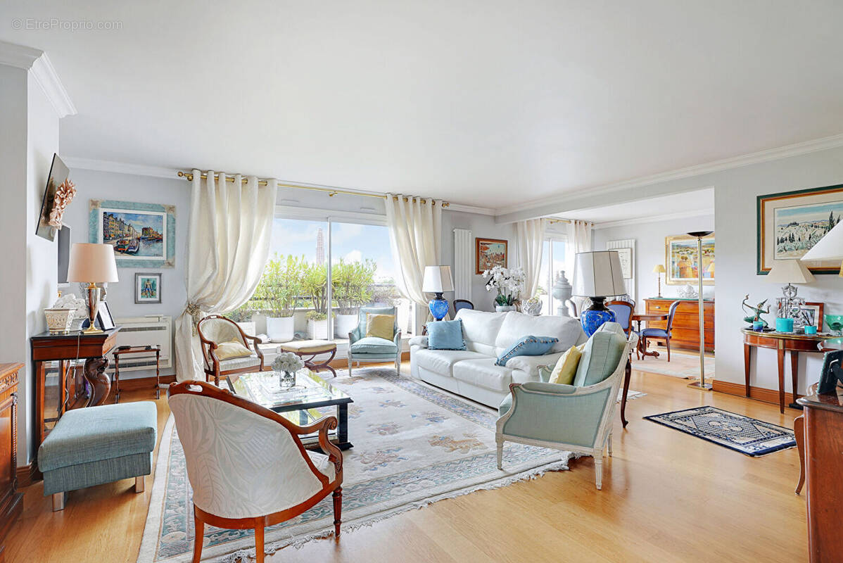Appartement à LEVALLOIS-PERRET