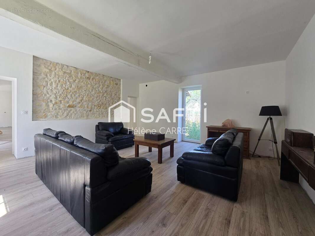Maison 170 m² à Lucay-Le-Libre  - photo 3
