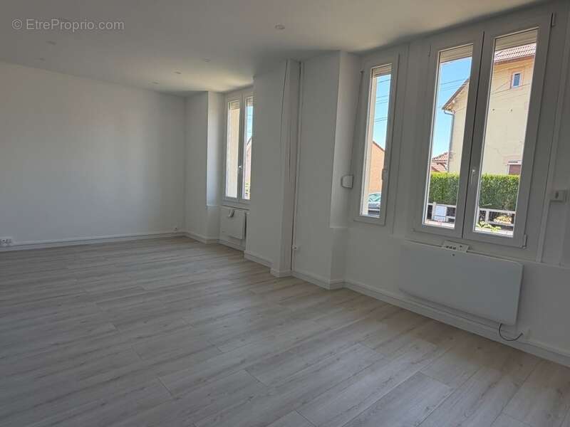 Pavillon de plain pied, 2 chambres, garage et jardin clos - photo 3