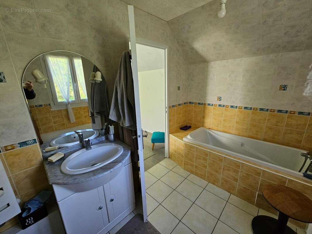 Photo 8 - Maison à SAINT-REMY-EN-ROLLAT