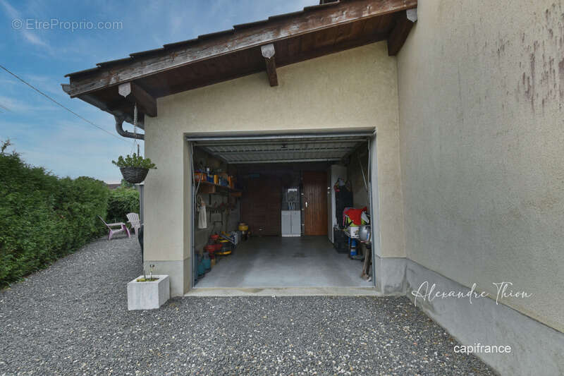 Maison à DOMPIERRE-SUR-VEYLE