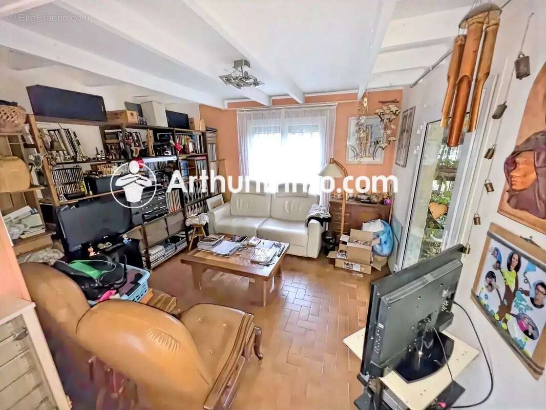 Appartement à SAVIGNY-LE-TEMPLE
