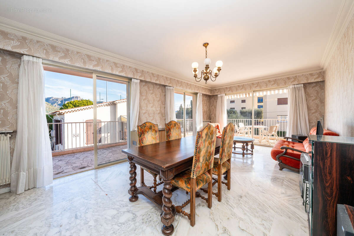 Appartement à VENCE