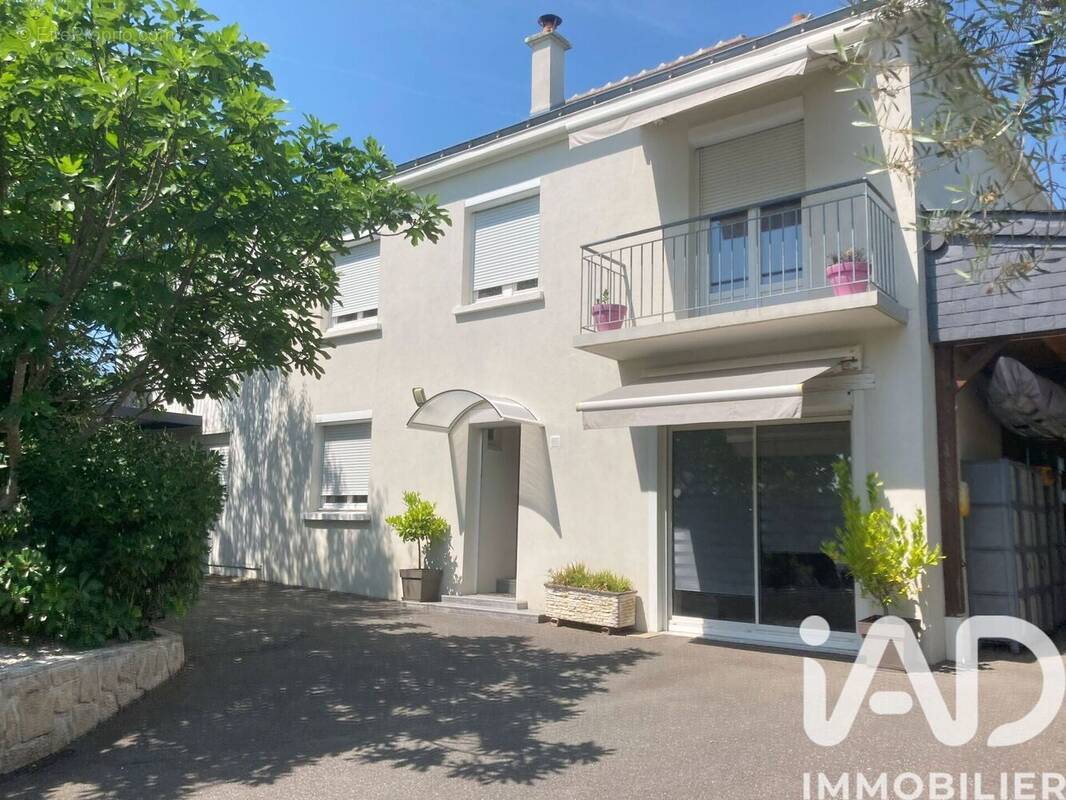 Photo 1 - Maison à PARCAY-MESLAY