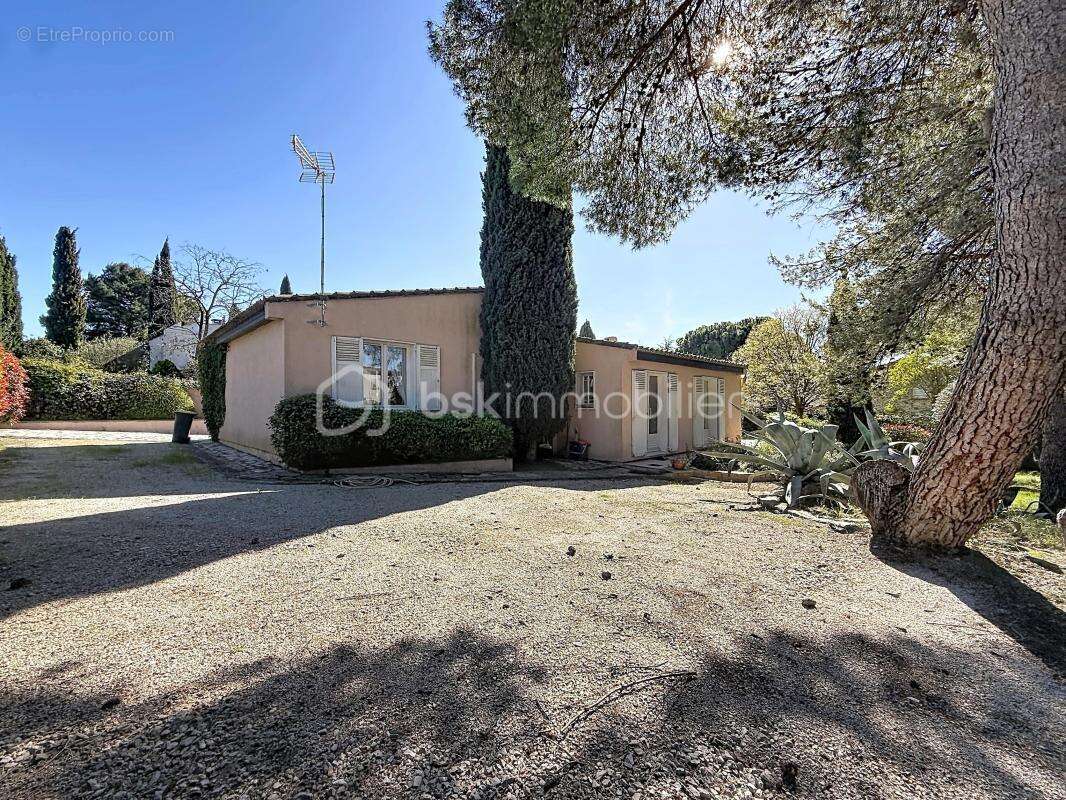 Maison 5 pièces de 134m2 avec piscine et atelier - photo 16