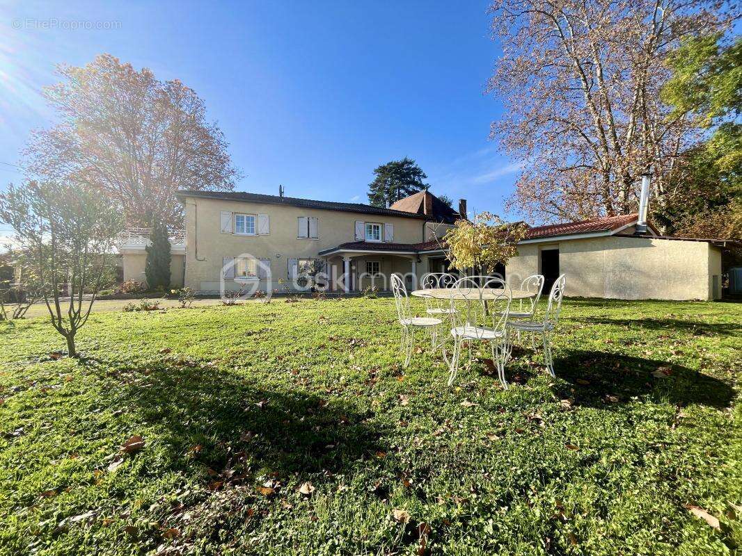 Maison à PEYZIEUX-SUR-SAONE