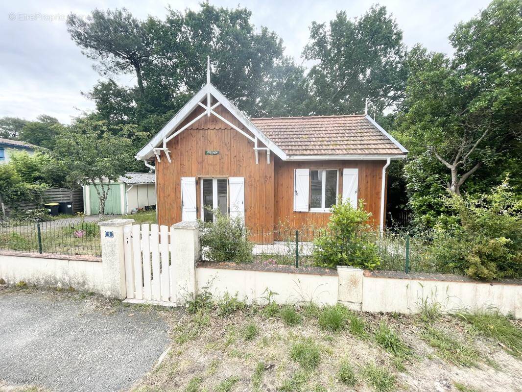 Maison à LACANAU