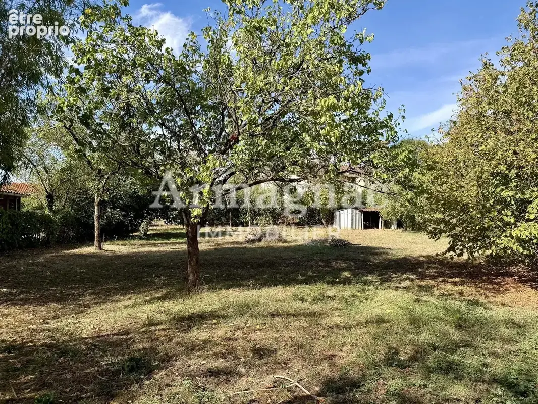 Maison en pierre à rénover avec jardin et dépendances - photo 20