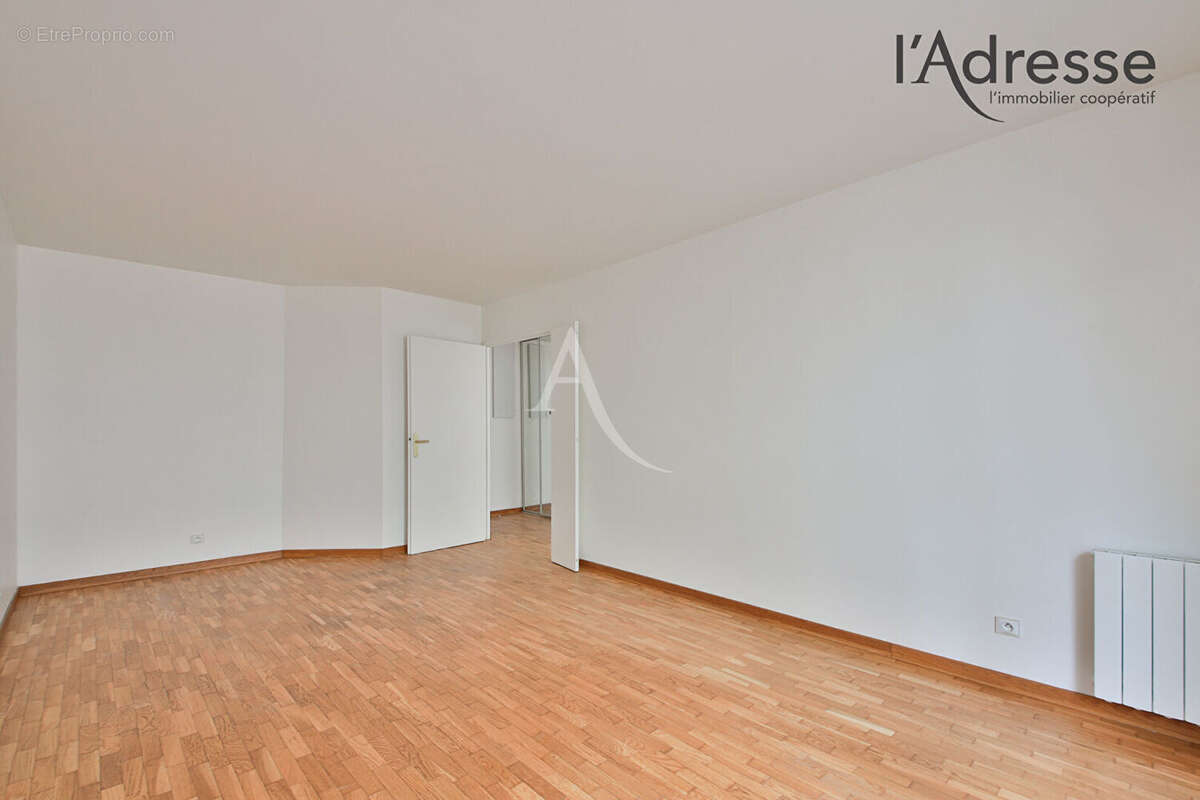 SURESNES  Quartier Belvédère - 2 pièces de 50 m² avec parking et cave - photo 7