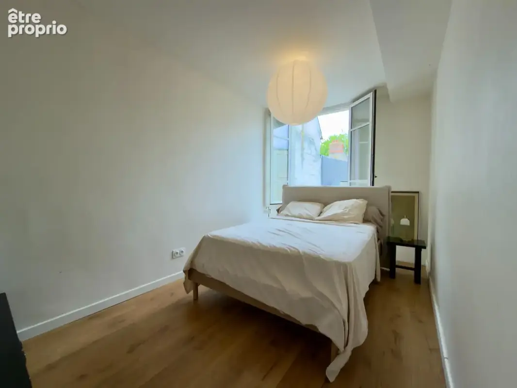 SAUMUR Centre-ville, face Loire. Appartement T3 rénové avec grenier et cave - photo 10