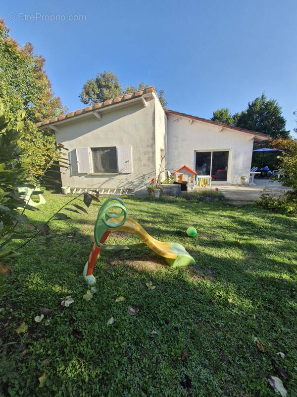 Maison à MESCHERS-SUR-GIRONDE