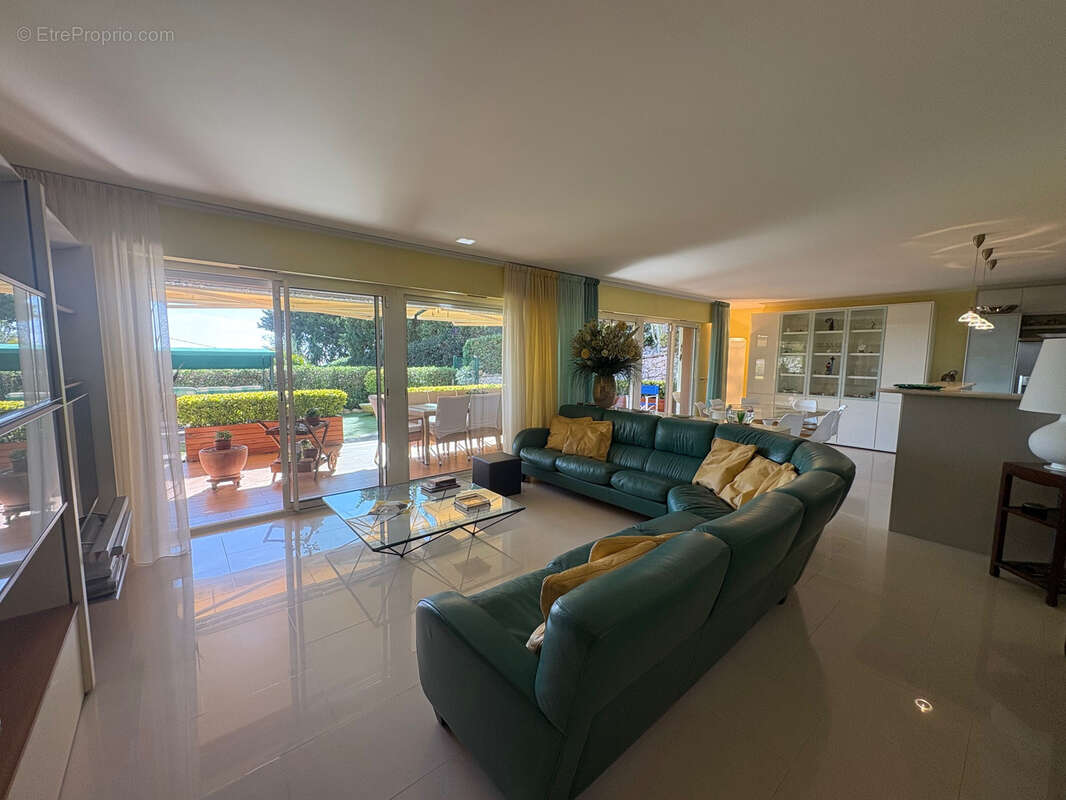 Appartement à CAP-D'AIL