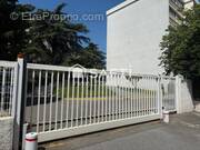 Photo 1 - Parking à NIMES