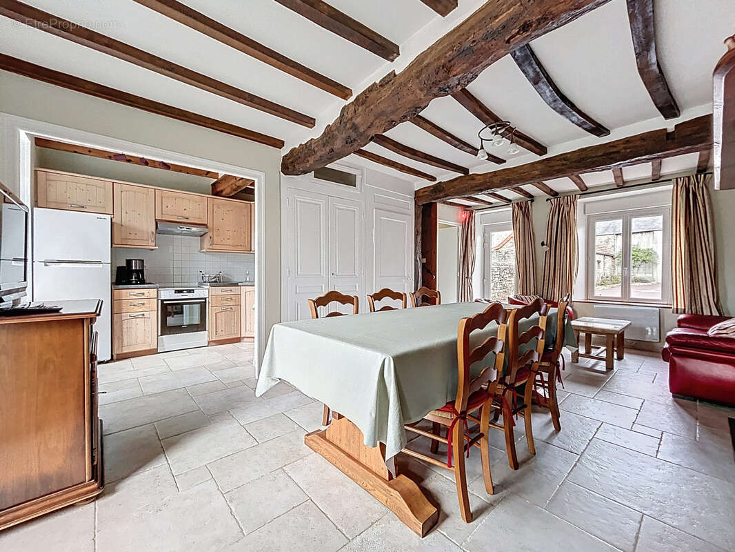 Maison à SAINT-MAURICE-EN-COTENTIN