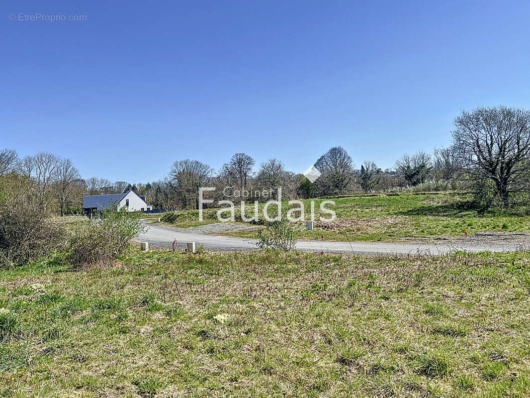 Terrain à COUTANCES