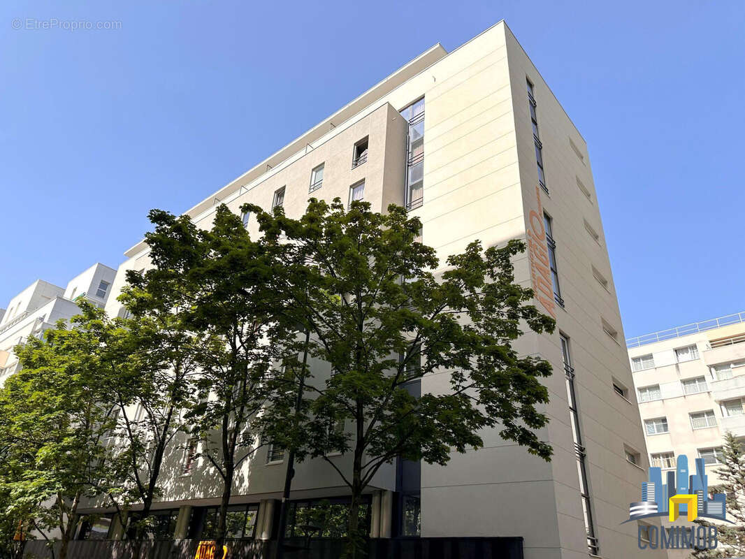 Appartement à COURBEVOIE
