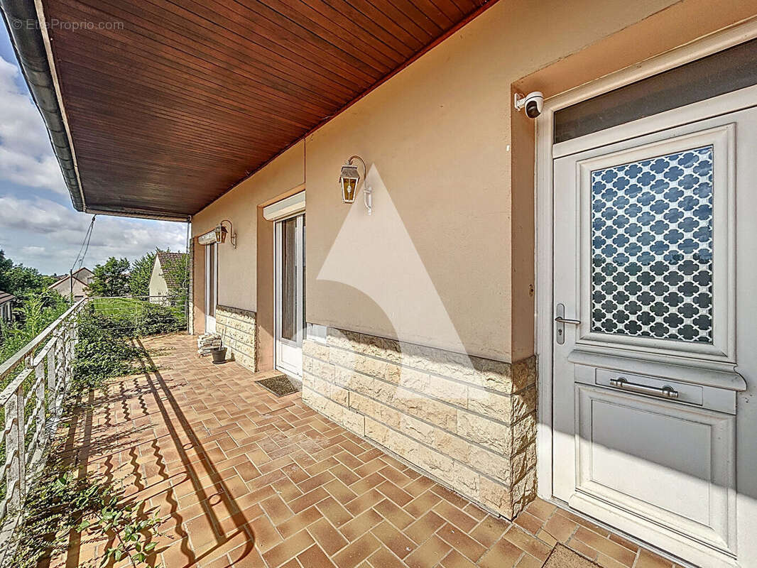 Maison à CHAMPFORGEUIL