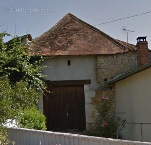 Commerce à SAINT-PARDOUX-LA-RIVIERE