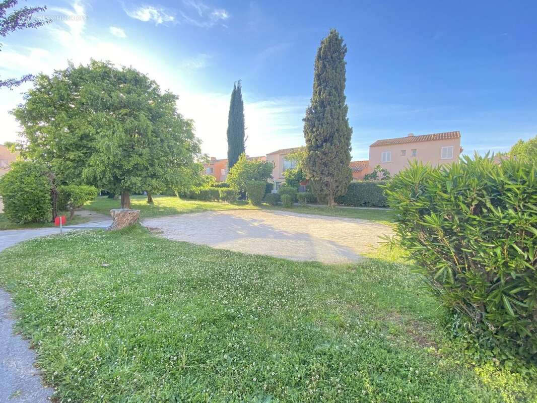 Appartement à LA LONDE-LES-MAURES