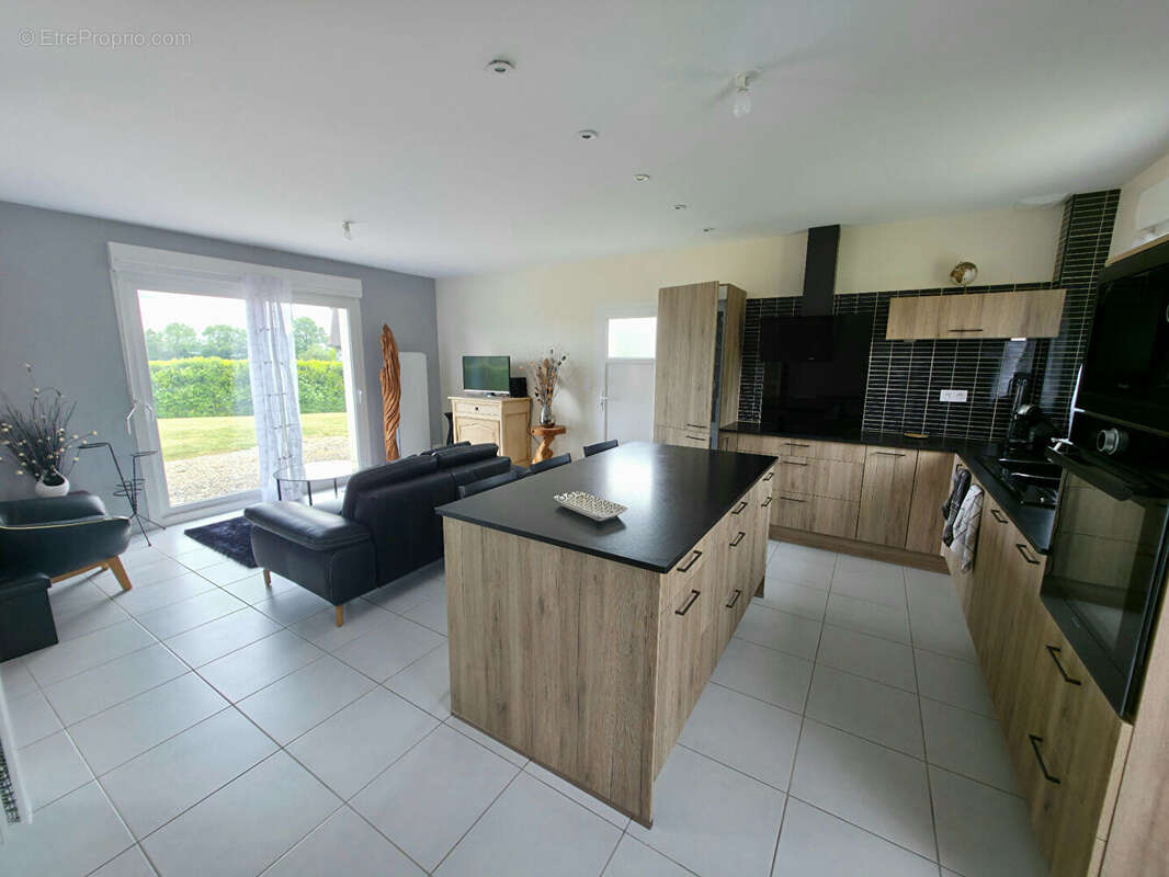 Maison à LE GUE-DE-LA-CHAINE