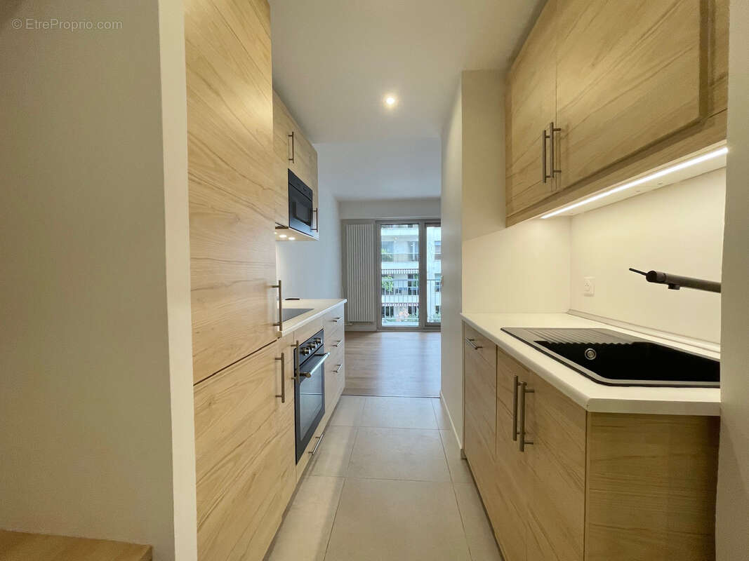 Appartement à NEUILLY-SUR-SEINE