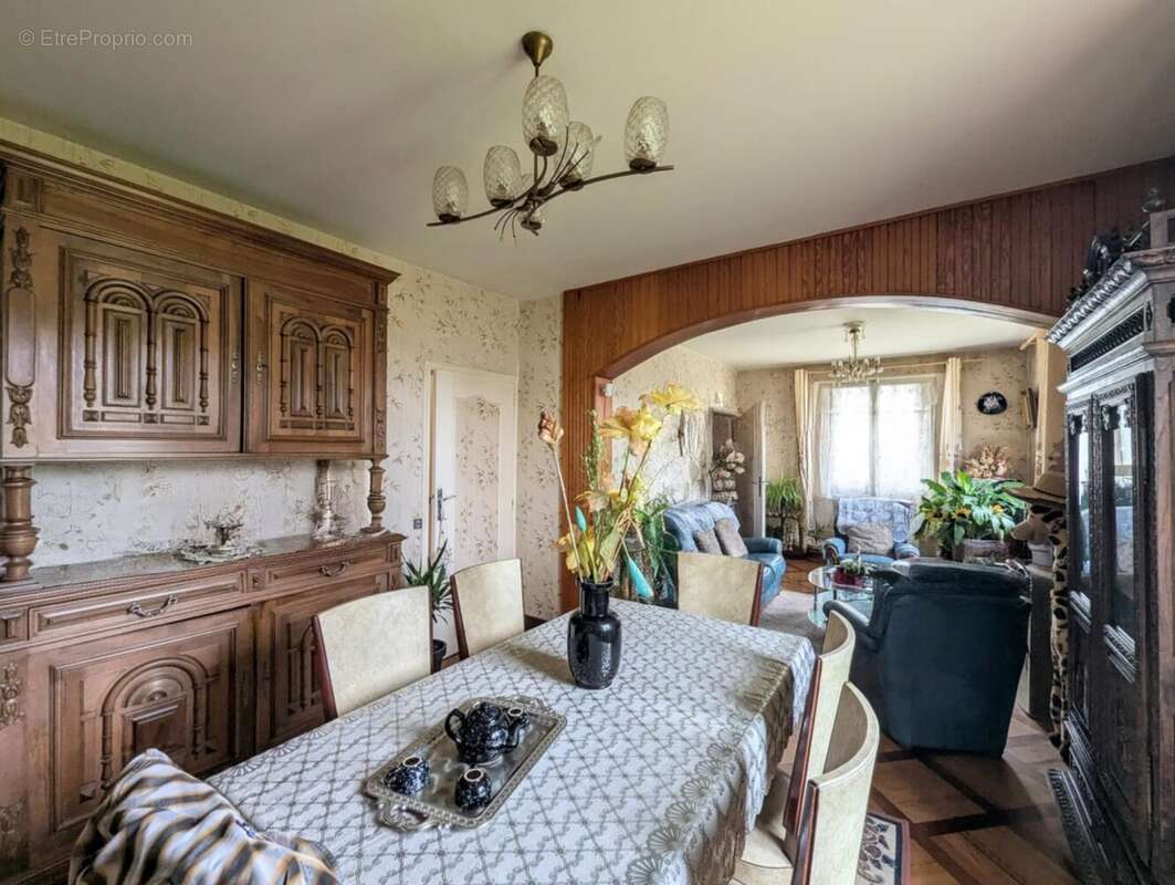 Salon/Séjour - Maison à LA REOLE