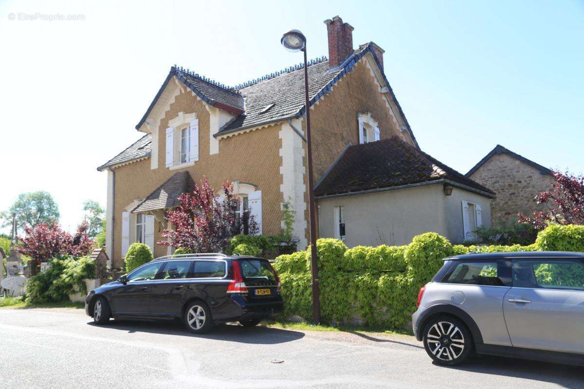Maison à SAINT-DIDIER-SUR-ARROUX