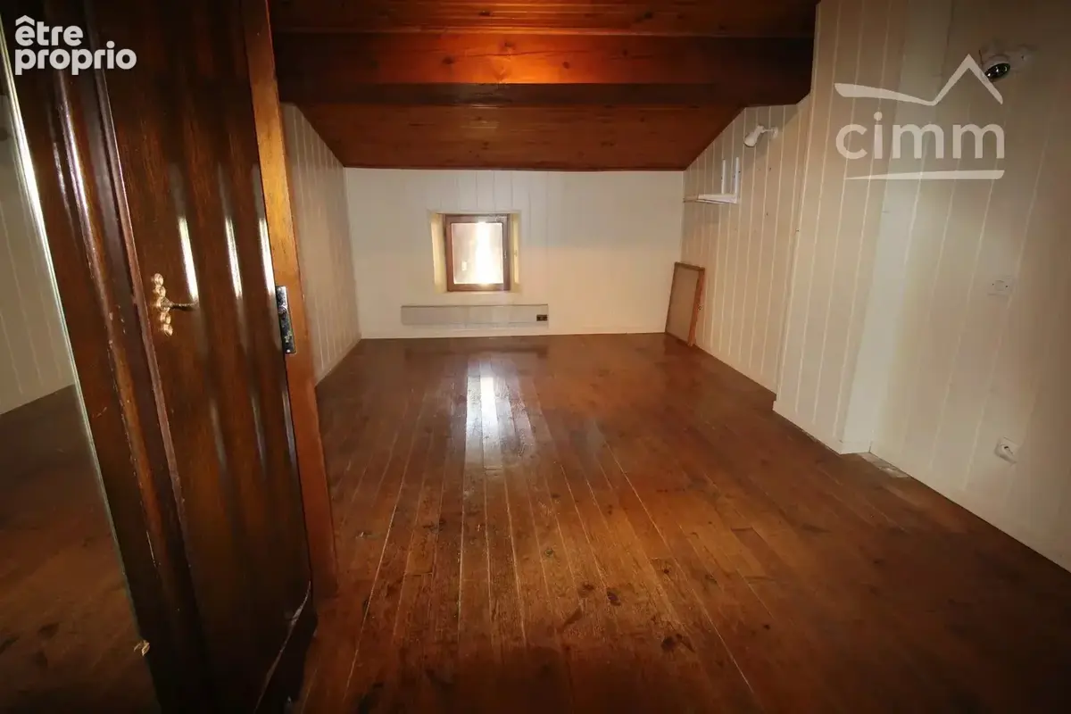 A vendre maison de village avec une cour - photo 8