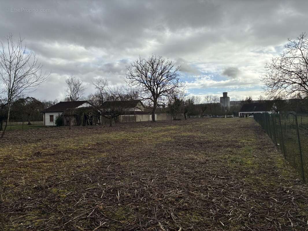 Terrain à PONT-SUR-SEINE