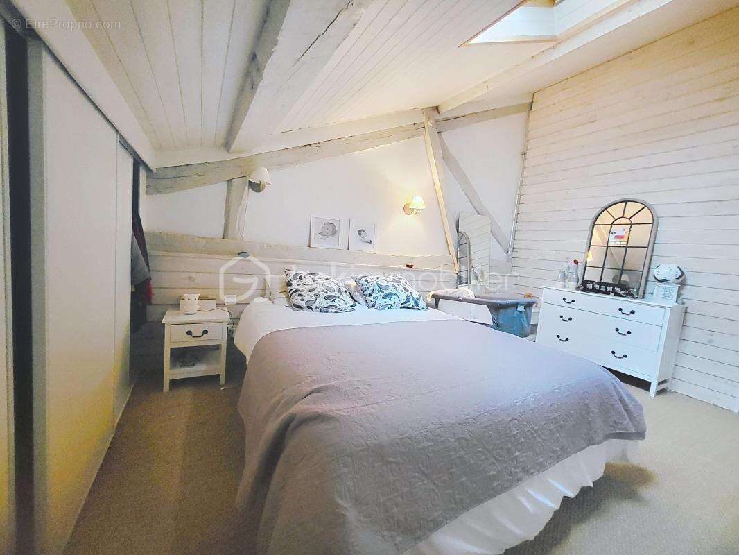 Maison en pierre- 4 chambres-jardin-piscine-garage - photo 17
