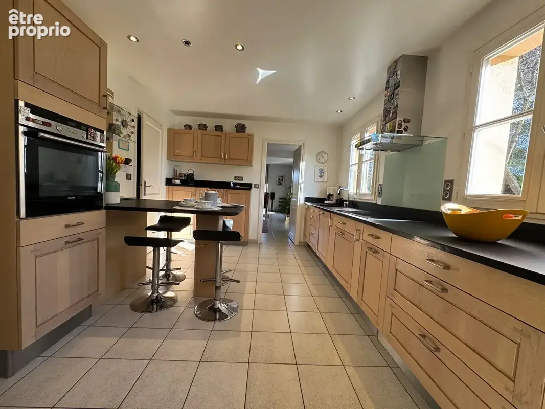 Jolie maison récente  familiale avec très beau jardin Montfort L'Amaury 7 pièces 170 m2 - photo 5
