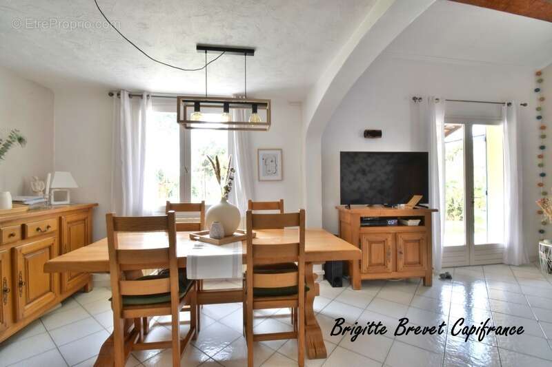 Maison à SAINT-MAXIMIN-LA-SAINTE-BAUME