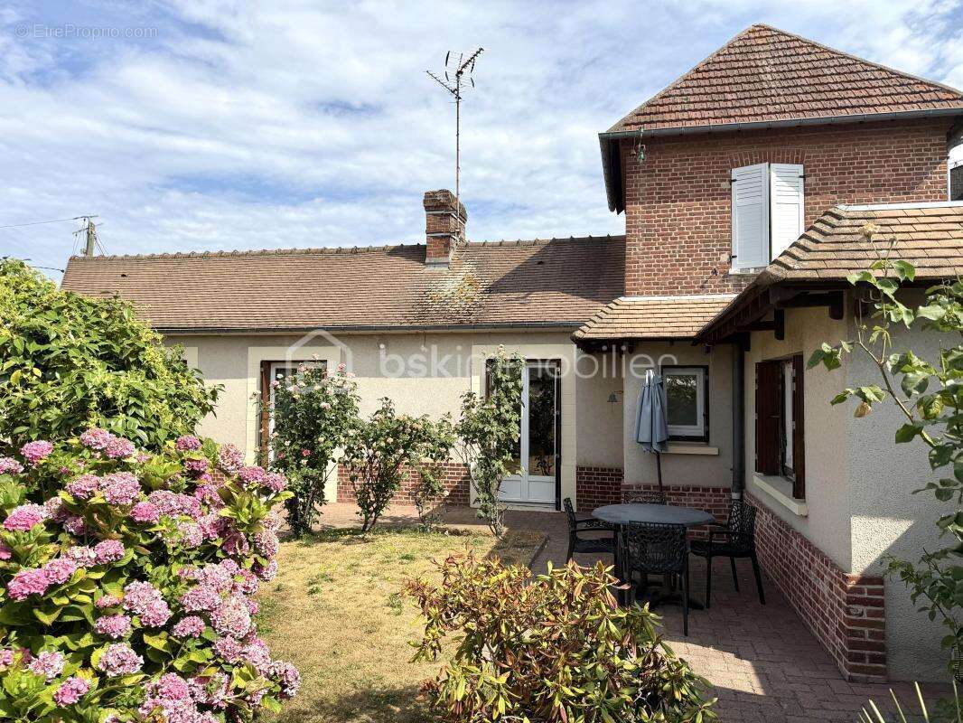 Centre ville de Louviers 27400 - maison 2 chambres, cave, garage et jardin clos de murs ! - photo 2