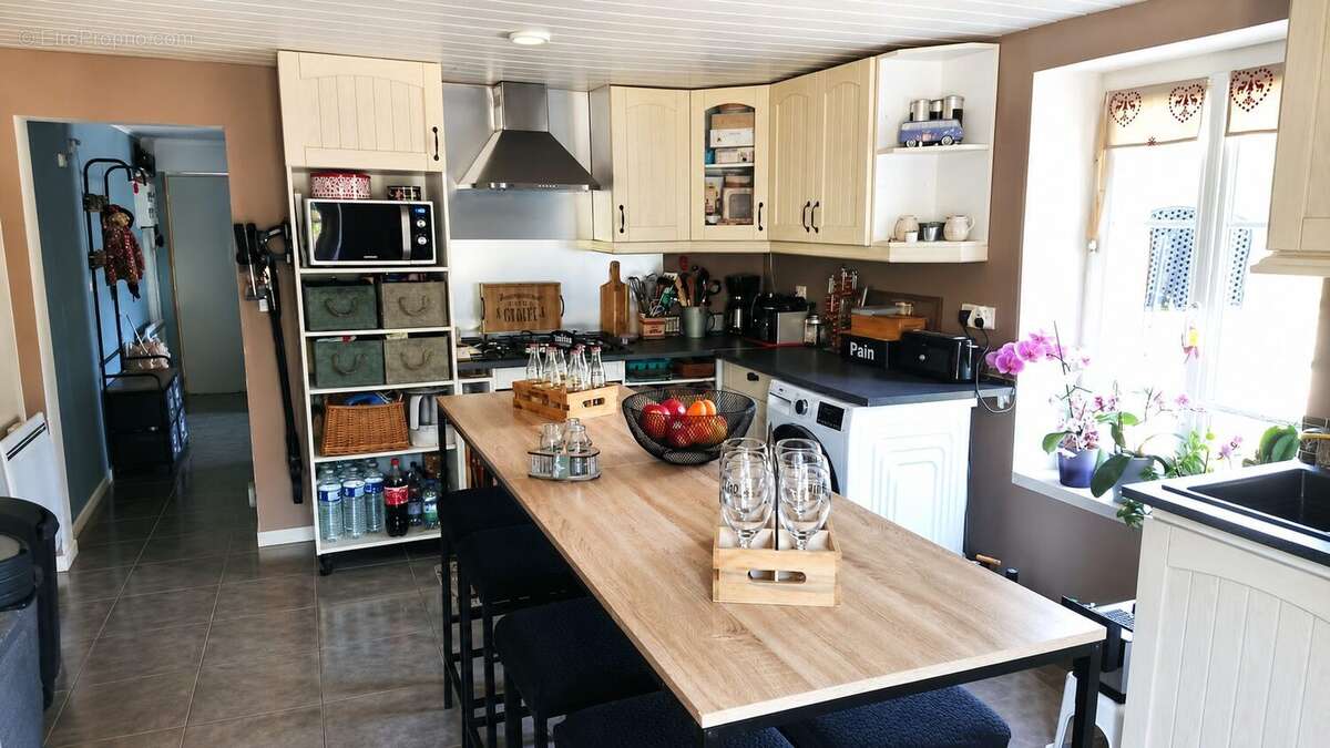 Maison 316 m² à Cambronne-Les-Clermont  - photo 8