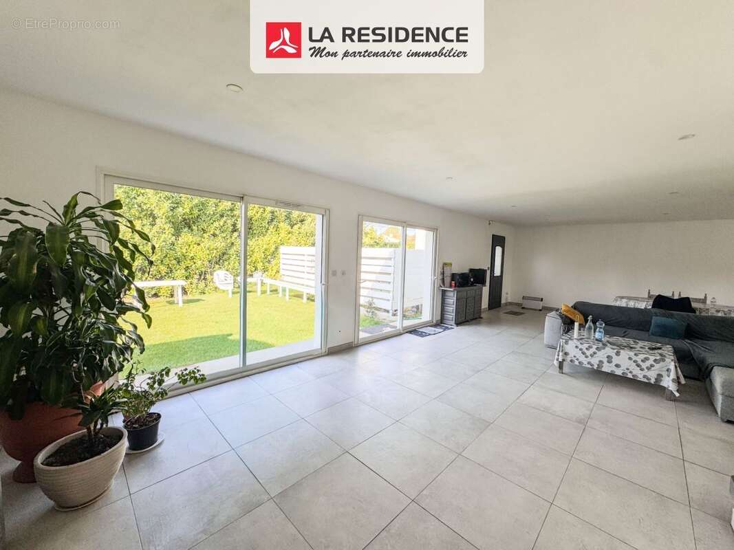 Maison 130 m² à Villeneuve-La-Comptal  - photo 9