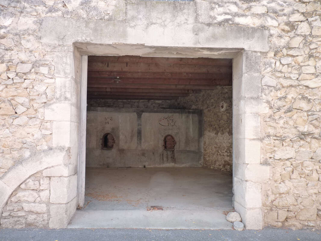 Maison à JONQUIERES-SAINT-VINCENT