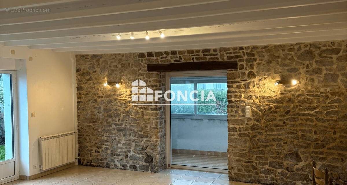 Maison à SAINT-LYPHARD