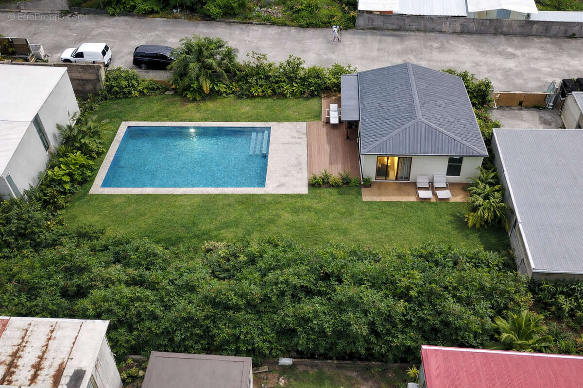 Terrain à SAINT-JOSEPH