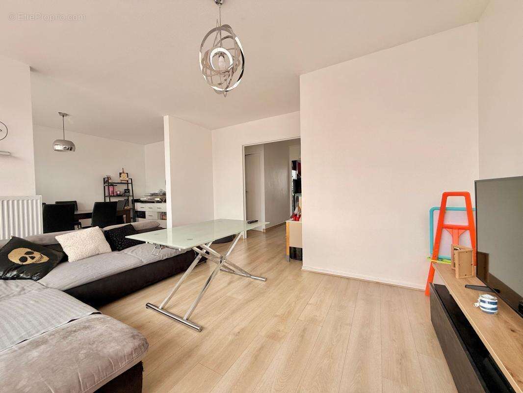 Appartement T4 - 2 chambres - balcon et parking privatif - photo 3