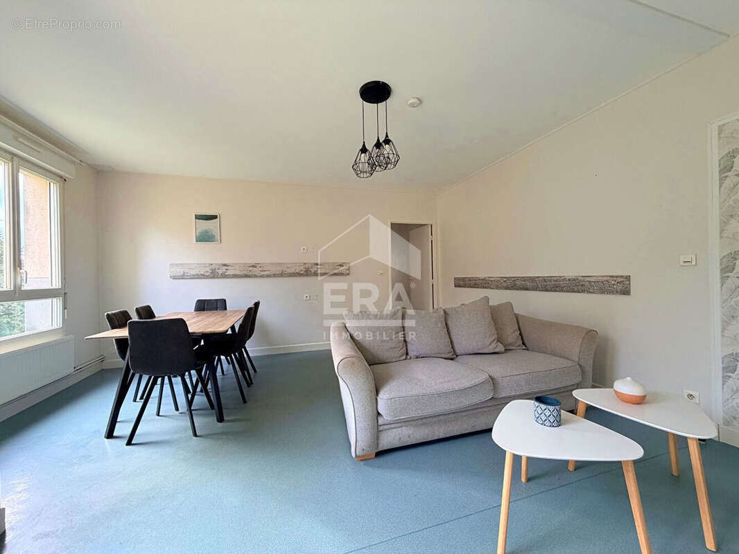 Appartement à ROULLET-SAINT-ESTEPHE