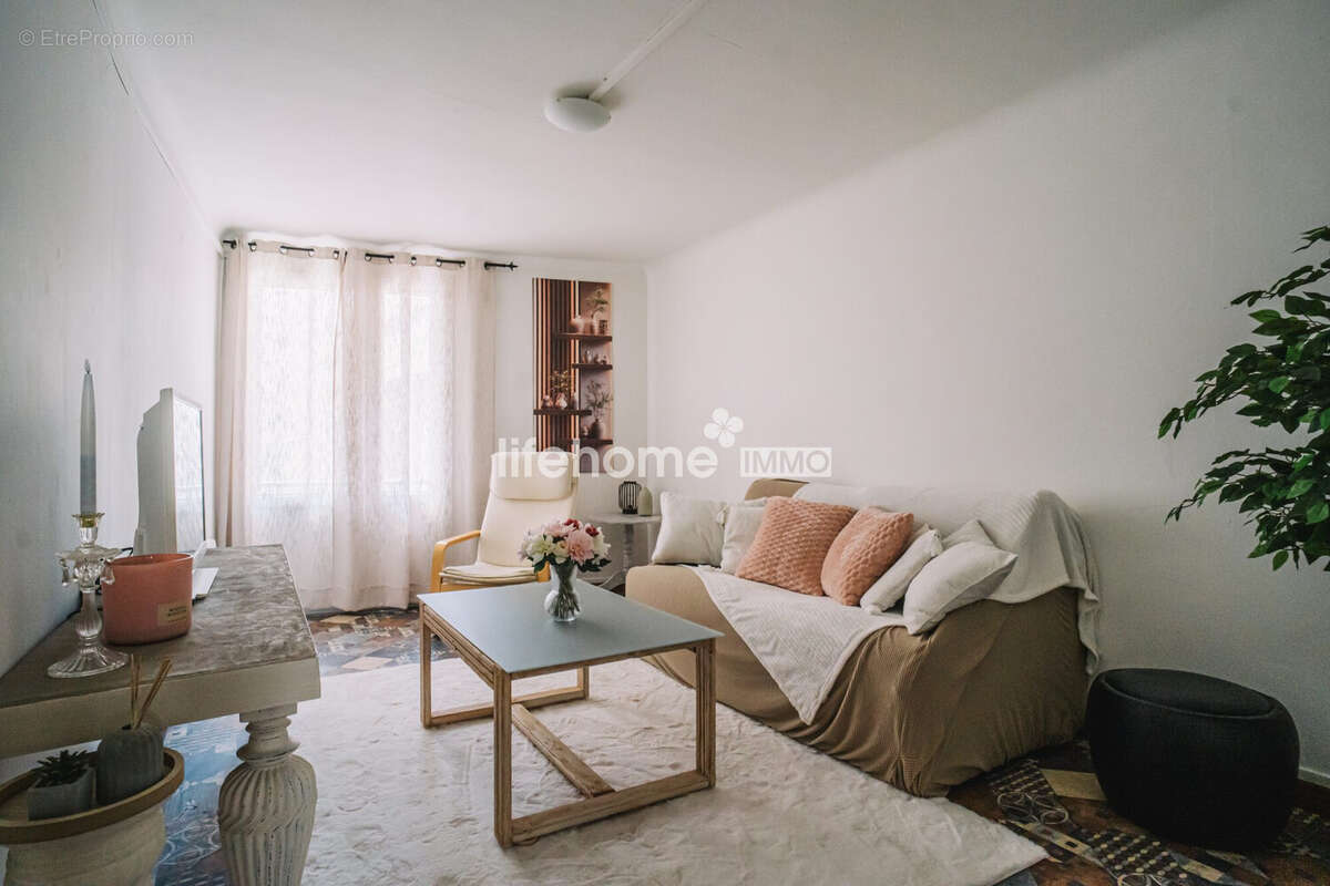 Maison 76 m² à Villelaure  - photo 2