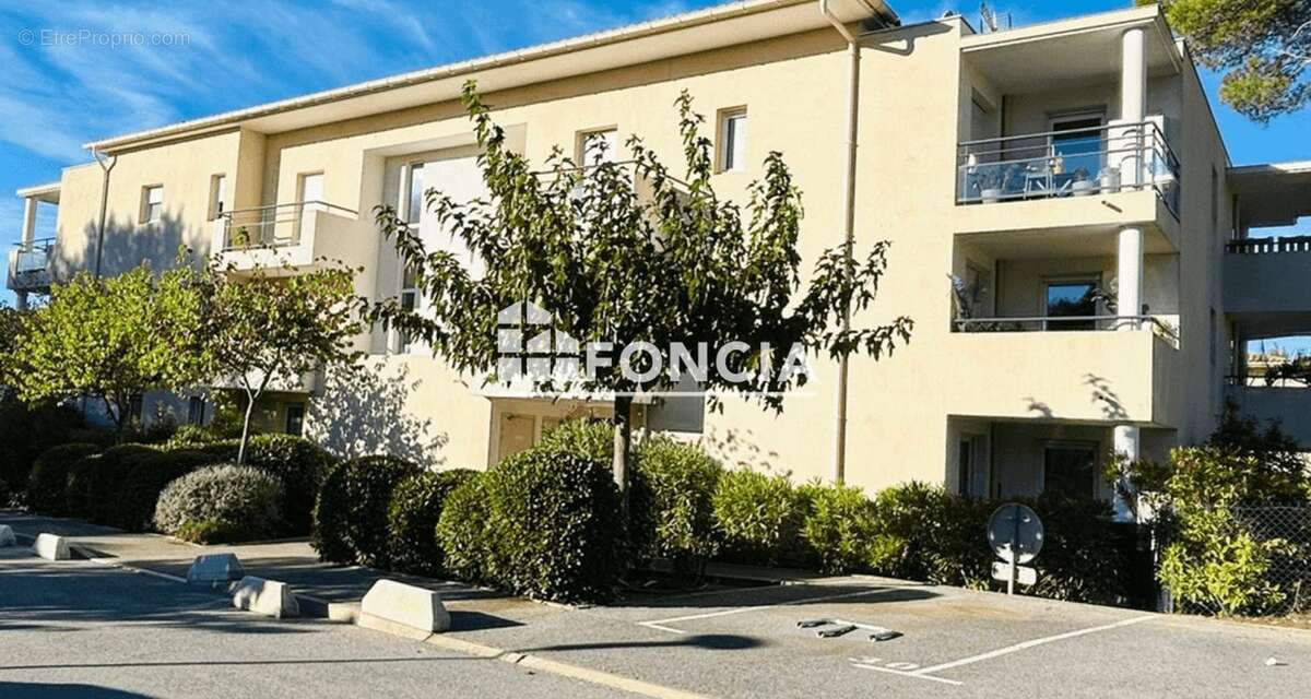 Appartement à ROQUEBRUNE-SUR-ARGENS