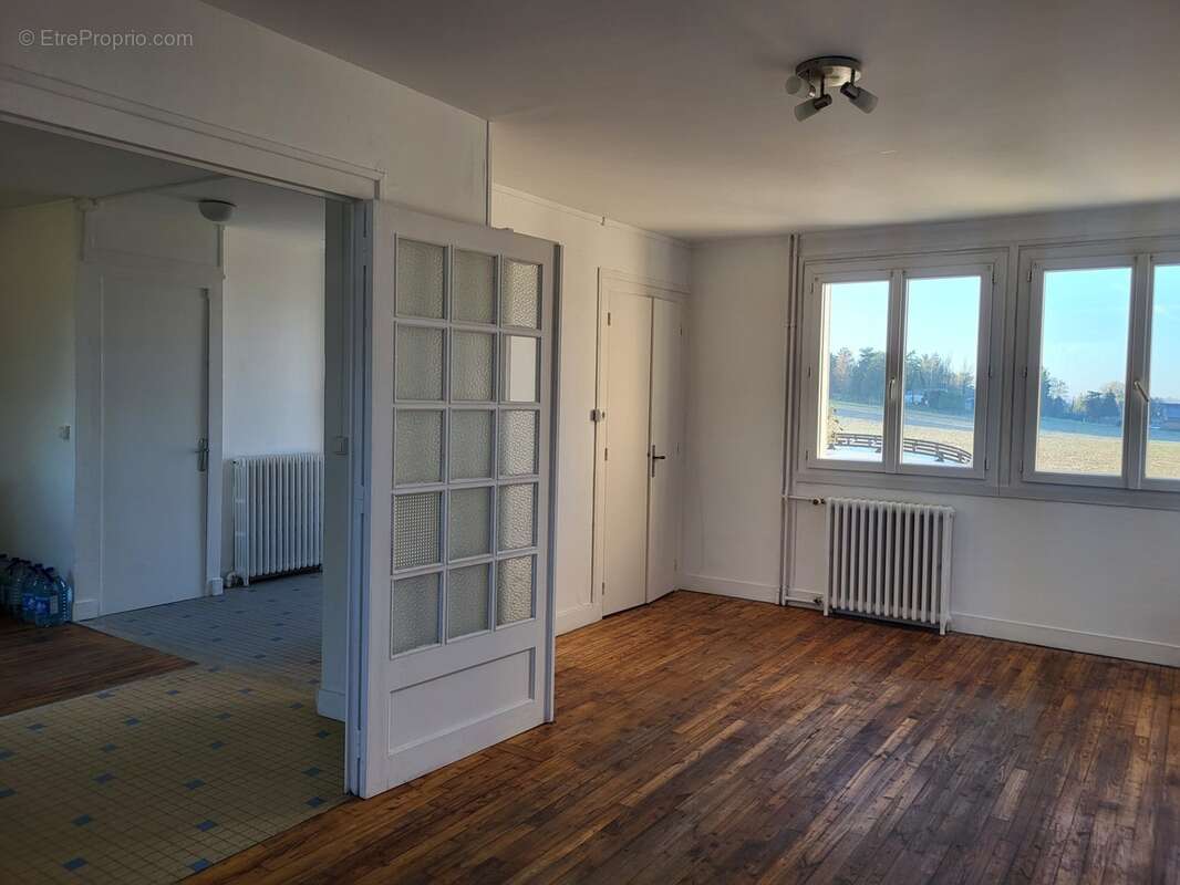 Maison à vendre 4 pièces THOUARS (79) TERRAIN 420 m² - photo 5