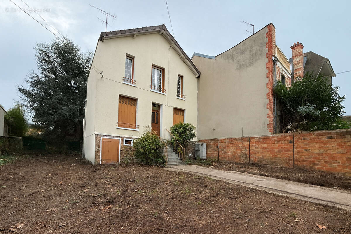 Maison à SARTROUVILLE