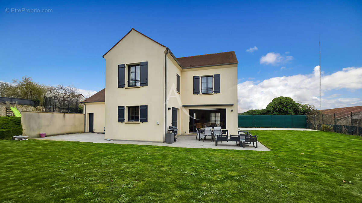 Maison à COURDIMANCHE