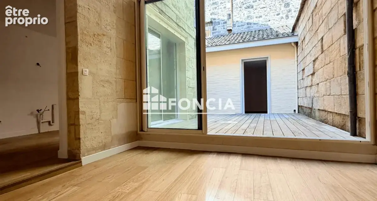 Appartement avec patio central – Une opportunité rare au cœur du centre historique de Bordeaux - photo 2